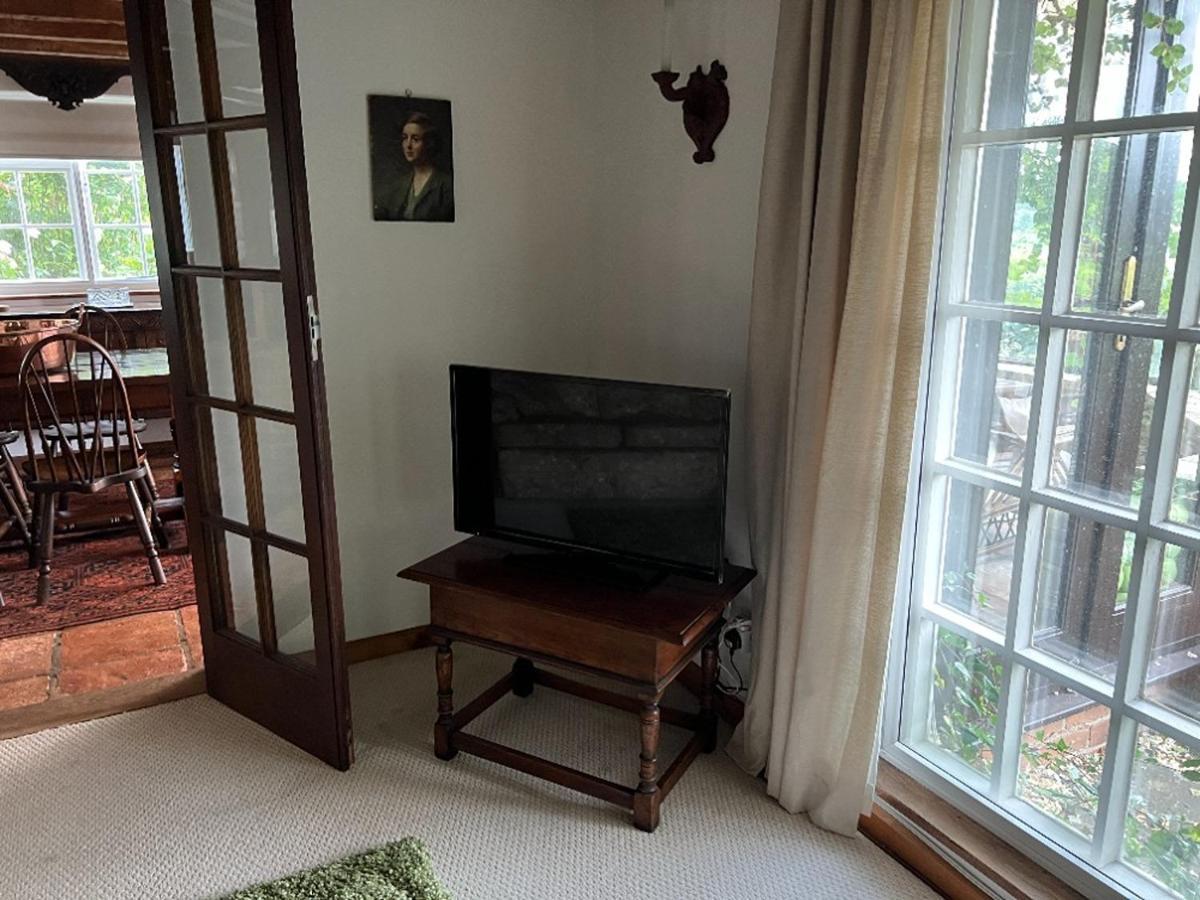 Four Bedroom Period Cottage, Woodbridge, Suffolk Holiday home *